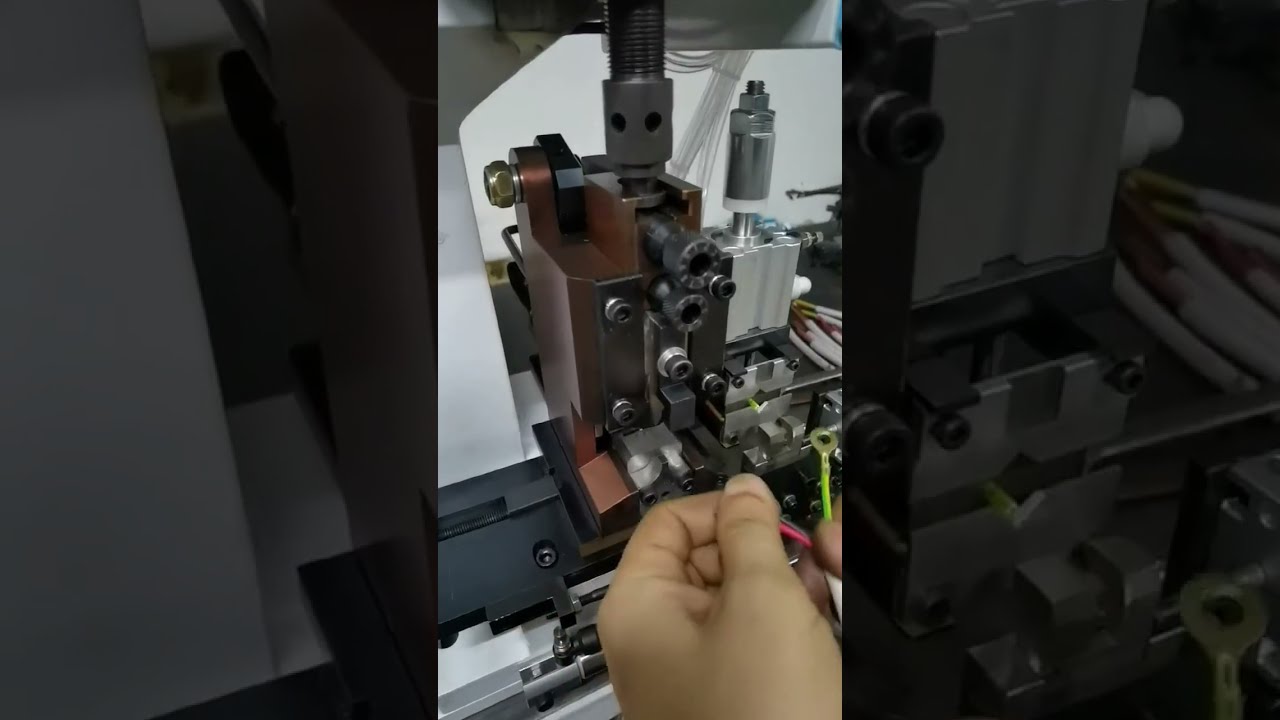 Straight Mold Type Continuous Strip Terminal Stripping and Crimping Machine