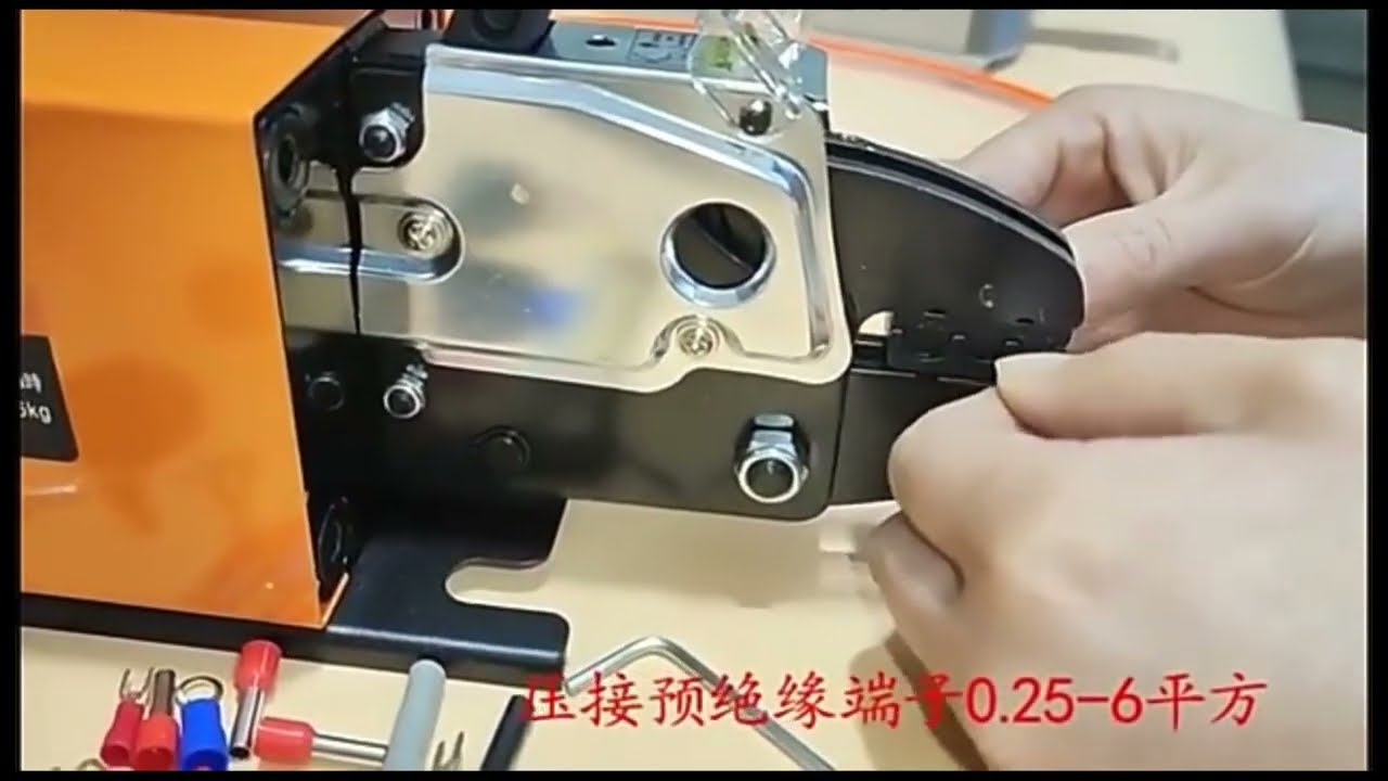 Máquina de crimpado neumático portátil para terminales preaislados 0.25-6mm² | 0.4-1 MPa