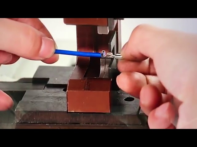 Moldes OTP personalizables para aplicadores de terminales: matrices de engaste horizontal y vertical