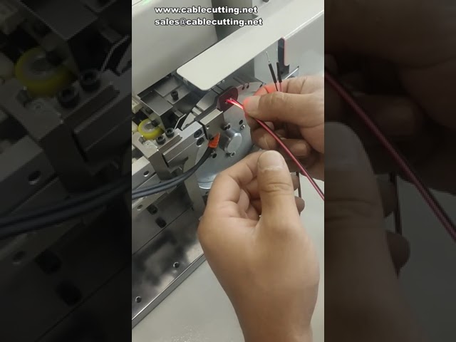 Máquina automática de encamisado de tubos termorretráctiles: corte, secado y automatización de cables