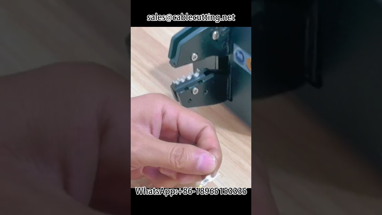 Alicates de Crimpado Neumático 2 - Herramienta Robusta para Automatización Industrial