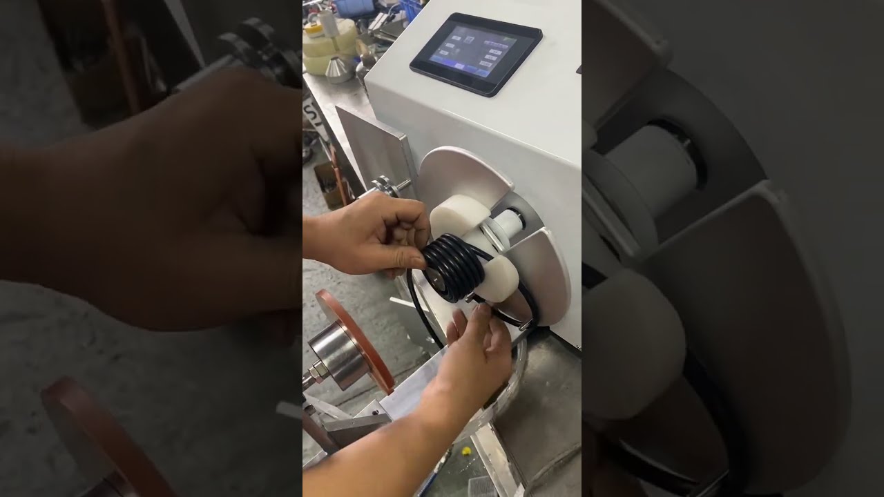 Máquina de bobinado transversal de un solo husillo con retención de cabeza y cola #fábrica #maquinaria