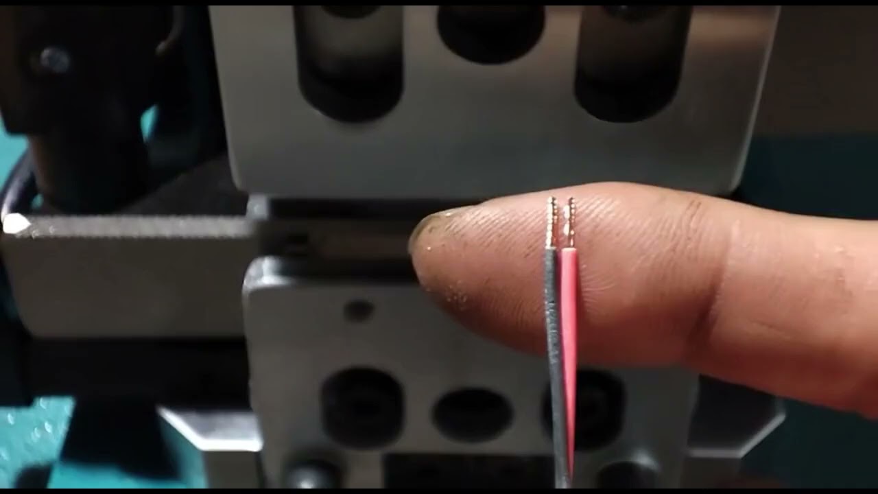 Máquina Neumática de Pelado y Retorcido de Cables - Vídeo Real de Funcionamiento Industrial