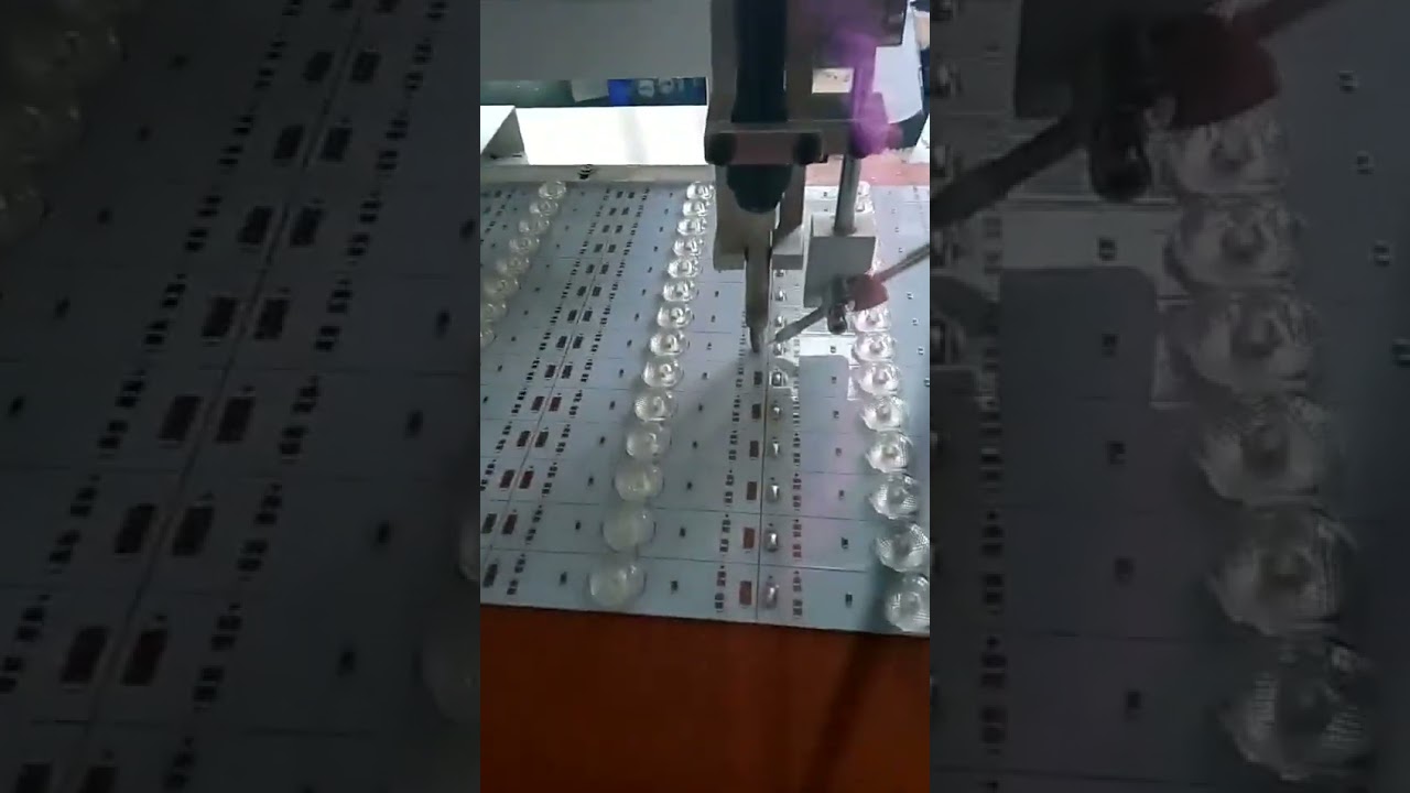 Máquina de soldadura para módulos LED WPM-142 | Soldadura automatizada de precisión