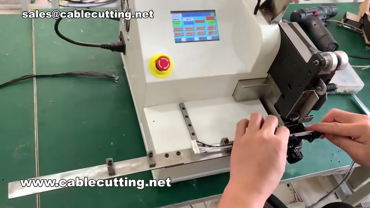 Máquina de encintado por puntos con guía de posicionamiento de longitud para arneses de cables #AutomatizaciónIndustrial