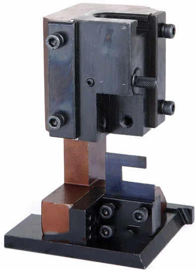 Molde de Engarce Radial para Terminales